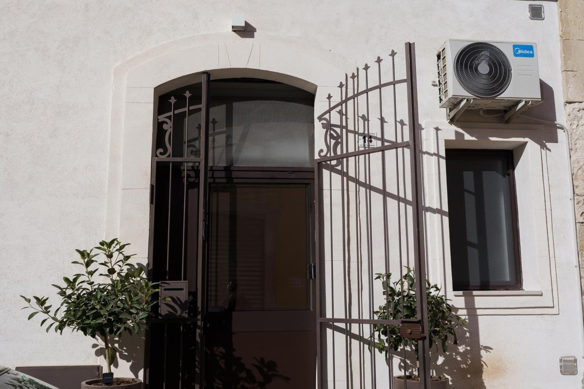 House Aury Apartman Szirakúza Kültér fotó